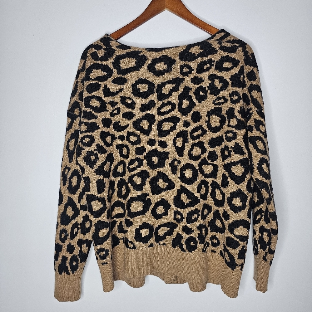 Aritzia Sunday Best Leopard Print Button Up Cardigan Size Medium - Picture 4 of 5